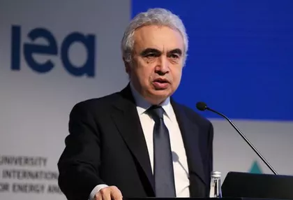 أزمة الوقود تشتعل.. وكالة الطاقة الدولية تدرس السحب من احتياطيات الديزل