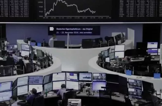الأسهم الأوروبية تنتعش مع هبوط النفط ومخاوف المنافسة الصينية تضرب التكنولوجيا