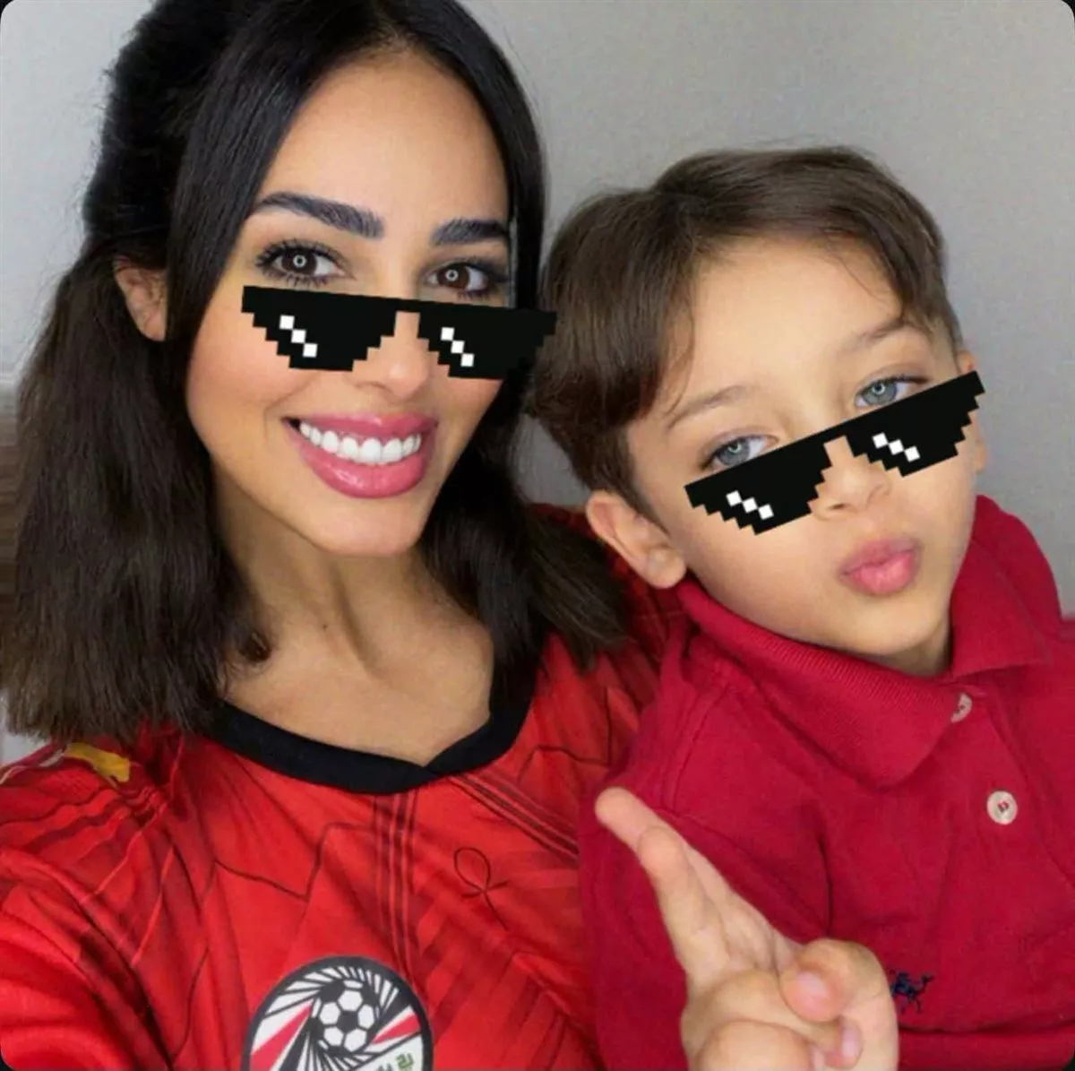 رنا سماحة وطفلها مالك