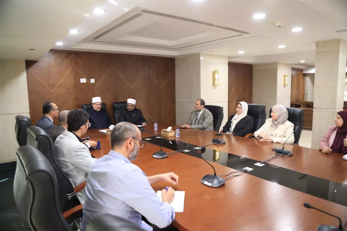 البحوث الإسلامية يكرّم عمداء كليات الأزهر المستضيفة لفعاليات التعريف بالإسلام