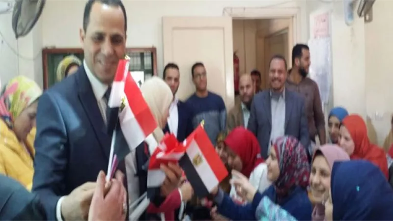 رئيس جامعة دمنهور يتفقد الكليات العملية
