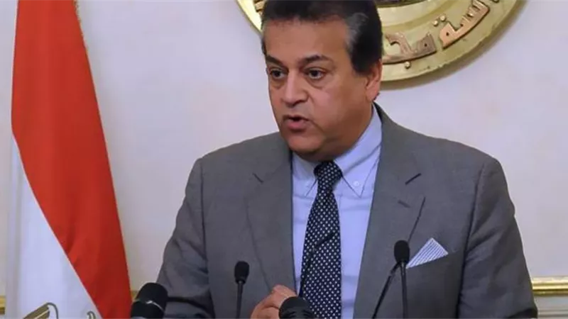 عاجل - وزير التعليم العالي: فتح تحقيق عاجل في فصل الطالب مصطفى شعلان