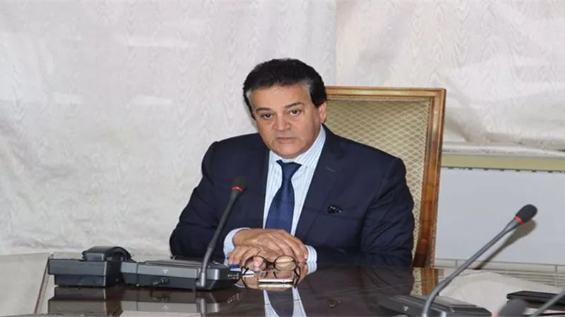 فتح تحقيق عاجل في فصل الطالب مصطفى شعلان