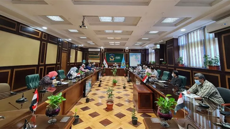 رئيس جامعه دمنهور يؤكد على تطبيق نظم ومبادىء الجودة ٩٠٠١