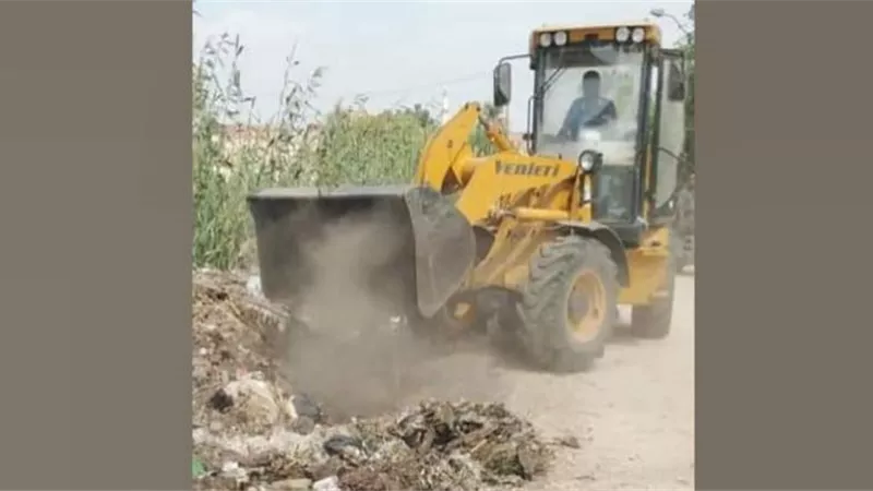 رفع 120 طنًا من المخالفات بمحيط المدارس استعدادًا لبدء الدراسة في بني سويف
