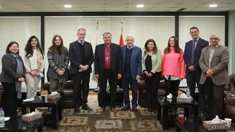 رئيس الإنجيلية يلتقي السفير السويدي ويؤكد على دور الدولة في مواجهة التحديات الاقتصادية