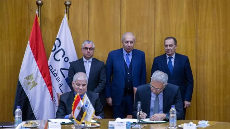 توقيع عقد إنشاء أكبر مجمع لصناعات الكيماويات في المنطقة الاقتصادية لقناة السويس