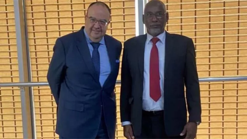 السفير المصري في الخرطوم يلتقي وزير الاتصالات السوداني