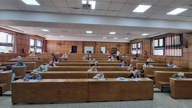 إنتظام إمتحانات نهاية العام بجامعة دمنهور