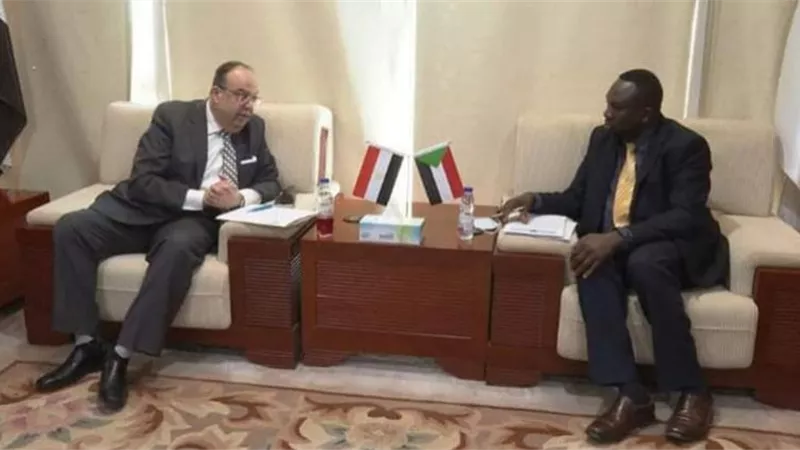 السفير المصري في الخرطوم يلتقي الوزير المُكلف للكهرباء والطاقة السوداني