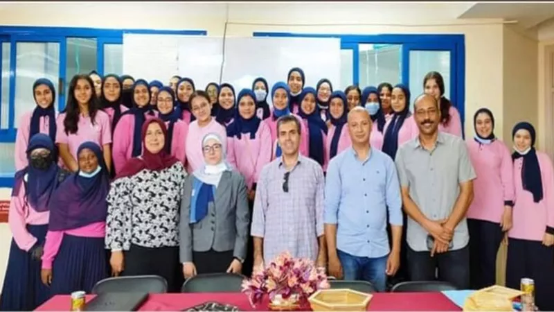 تدريب طلاب مدرسة STEM بالإسماعيلية حول 
