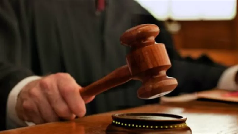 محاكمة 13 متهمًا في رشوة جامعة دمنهور