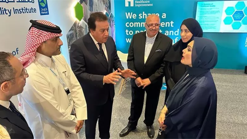 وزير الصحة يلتقي نظيرته القطرية لتبادل الخبرات الناجحة في مبادرات الصحة العامة