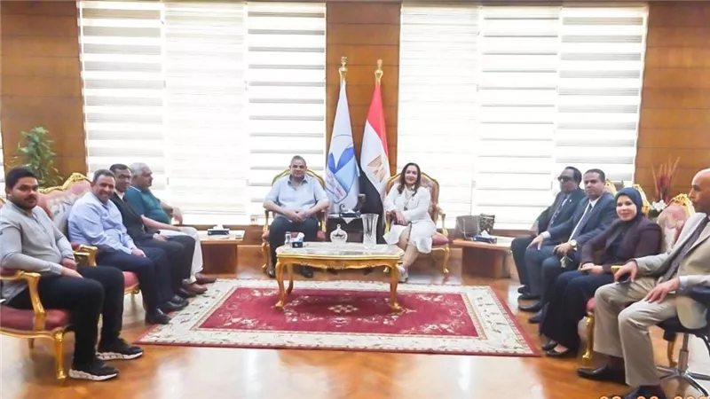 رئيس جامعة كفر الشيخ يستقبل عضو النواب جيهان البيومي 