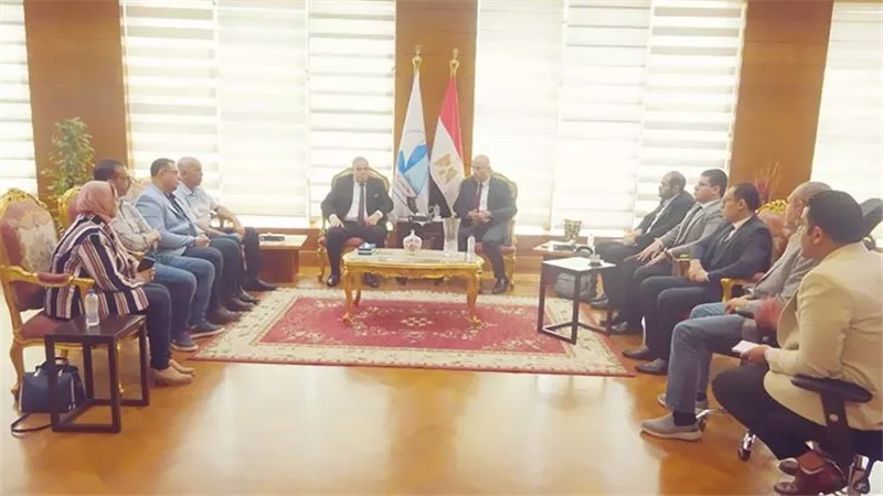 رئيس جامعة كفر الشيخ يستقبل مستشار وزير الصحة والسكان لشئون التعليم الطبي