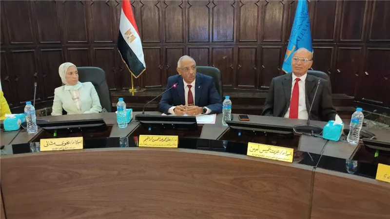 مجلس شئون التعليم والطلاب بجامعة الإسكندرية يستعرض الخطة الزمنية للعام الجامعى 