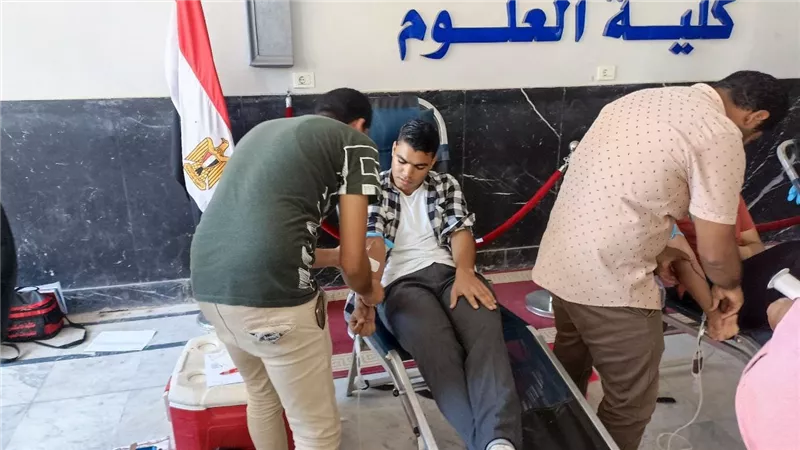 جامعة دمنهور تنظم حملة للتبرع بالدم لصالح الأشقاء الفلسطنيين