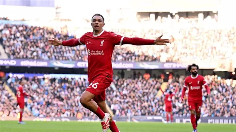 ريال مدريد يُخطط للتعاقد مع أرنولد من ليفربول 