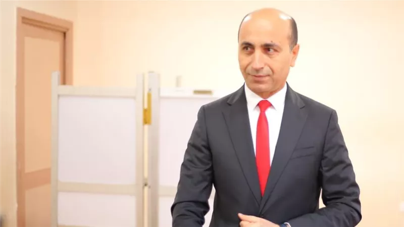 رئيس جامعة دمنهور يدلى بصوته فى الإنتخابات الرئاسية