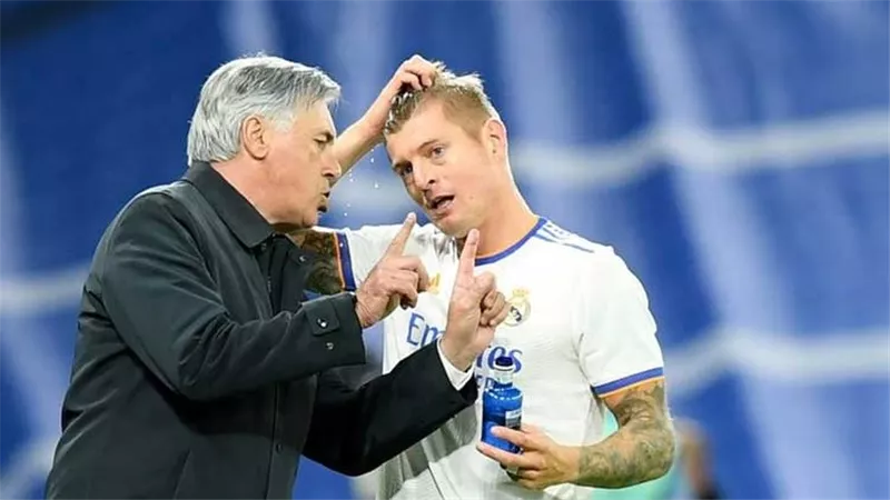 ريال مدريد يبحث تجديد عقد توني كروس