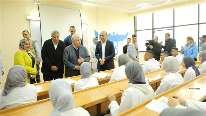 وزير التعليم العالي يتفقد مشروعات جديدة بجامعة دمنهور بتكلفة 1.5 مليار جنيه