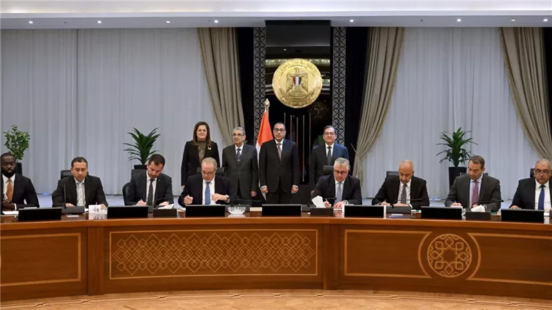 توقيع 7 اتفاقيات مع مطورين عالميين لتنفيذ مشروعات بالهيدروجين الأخضر والطاقة