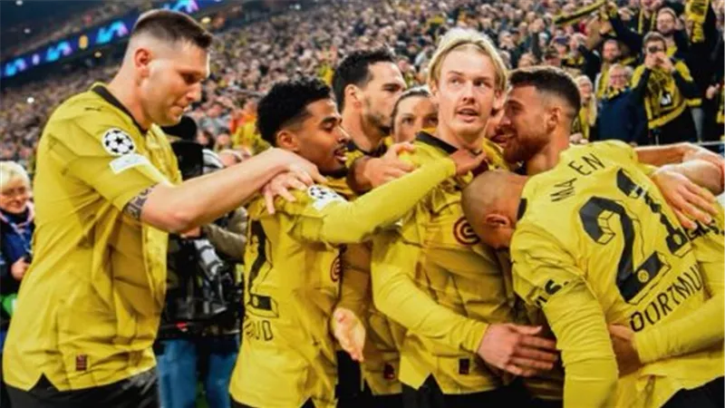 صراع إنجليزي على ضم نجم بوروسيا دورتموند