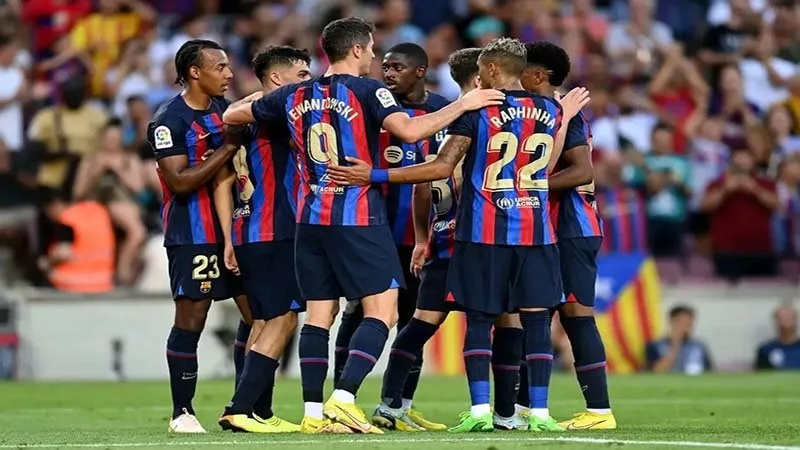 اهتمام مانشستر يونايتد بالتعاقد مع نجم برشلونة الشاب