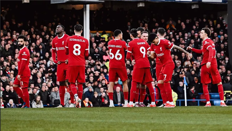 ليفربول يُراقب موهبة الدوري الإسباني