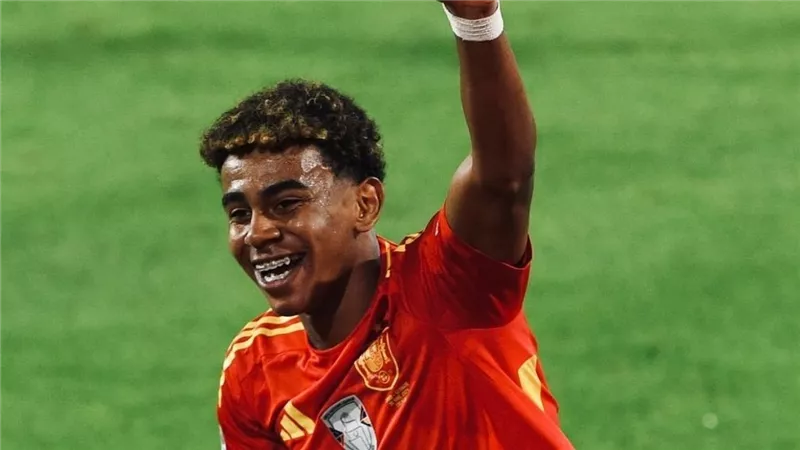 لامين يامال يصنع التاريخ مع إسبانيا في اليورو