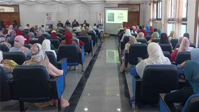 ندوة للتعريف بالمبادرة الوطنية للمشروعات الخضراء الذكية بجامعة دمنهور