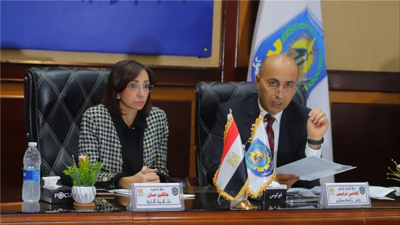 جامعة دمنهور تناقش الإستعدادات النهائية للعام الجامعي 