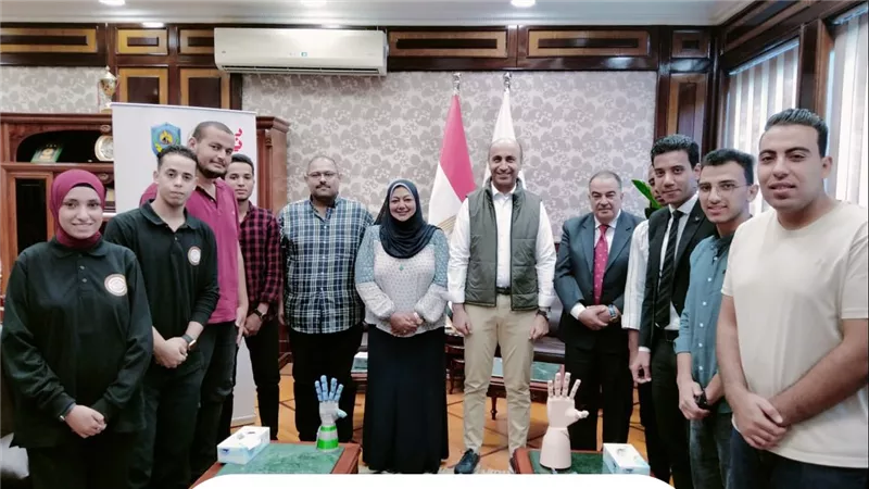 أصحاب المركز الثاني بمبادرة المشروعات الخضراء يعبرون عن سعادتهم لإستقبال رئيس جامعة دمنهور