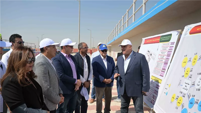 مدبولي يتفقد التشغيل التجريبي لمحطة معالجة صرف قرية برطباط غرب مغاغة