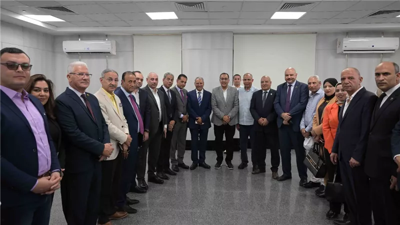 رئيس الوزراء يلتقي أعضاء الهيئة البرلمانية بالمنيا لمناقشة عدد من الملفات