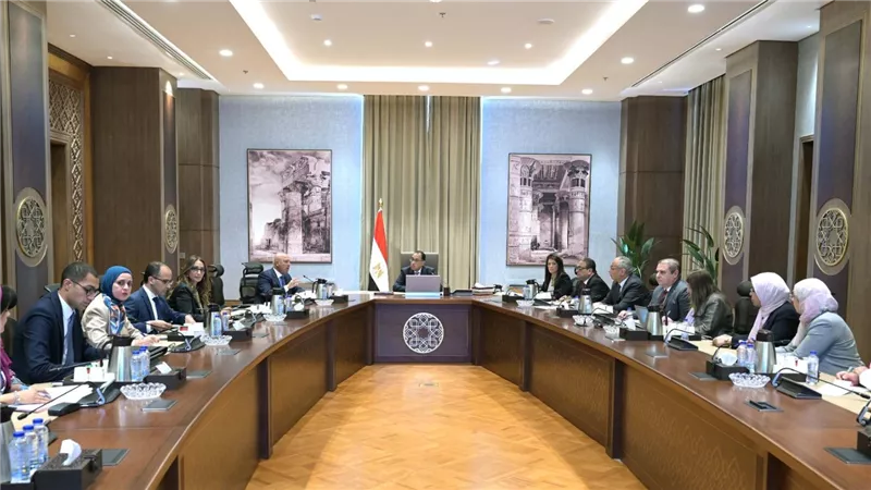 رئيس الوزراء يبحث آلية تعديل حدود الكربون لتعزيز تنافسية الصادرات