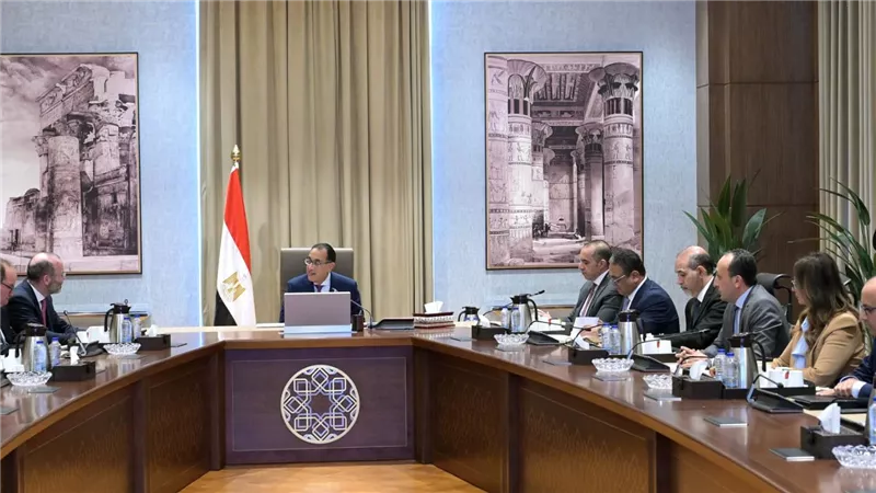 مدبولى يلتقي رئيس مجموعة حزب الشعب الأوروبي بالبرلمان الأوروبي