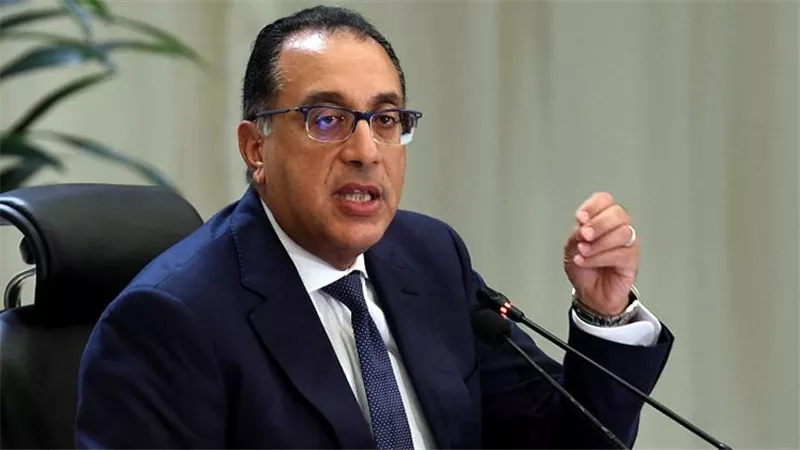 رئيس الوزراء يتفقد سوق 