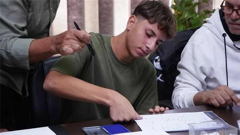 إنبي يضم موهبة جديدة من مشروع 