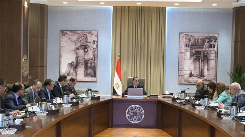 مدبولي يتابع موقف مشروعات مبادرة 