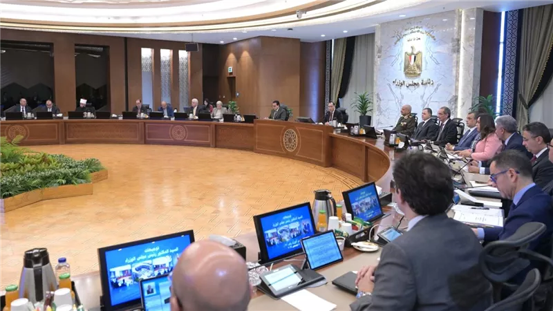 مدبولى يهنئ وزيرة التنمية المحلية لفوزها كأفضل محافظ عربي