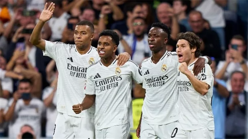 ريال مدريد يتخذ قرارًا مهمًا بشأن التعاقد مع نجم ليفربول