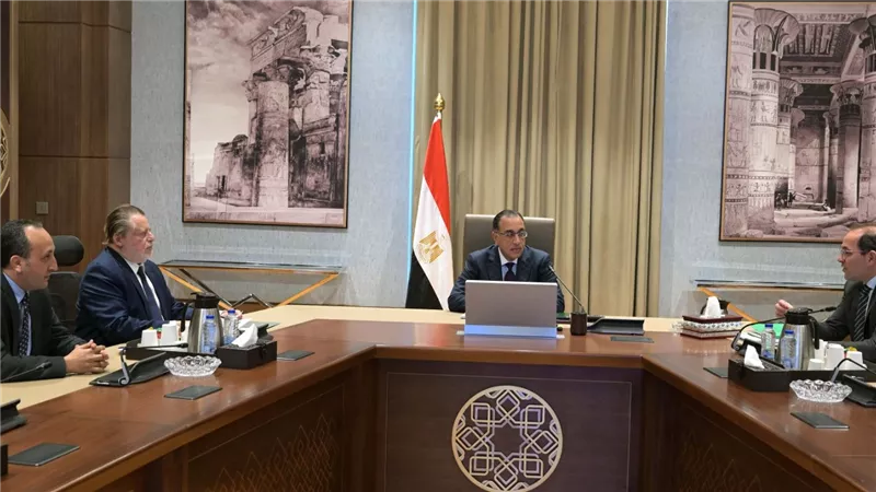 رئيس الوزراء يتابع جهود توفير احتياطيات من السلع والمنتجات المختلفة