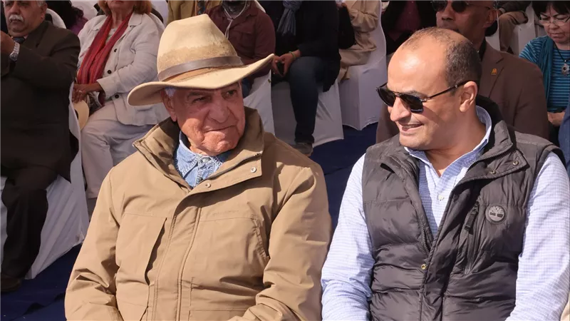 زاهي حواس يعلن عن العديد من الاكتشافات الأثرية 