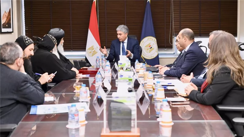 وزير السياحة والآثار يستقبل الأنبا دانيال النائب البابوي وأسقف ورئيس دير الأنبا بولا بالبحر الأحمر 
