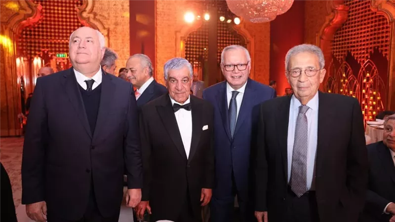 بحضور وزراء وفنانين.. زاهي حواس يحتفل بزفاف ابنه كريم (صور)