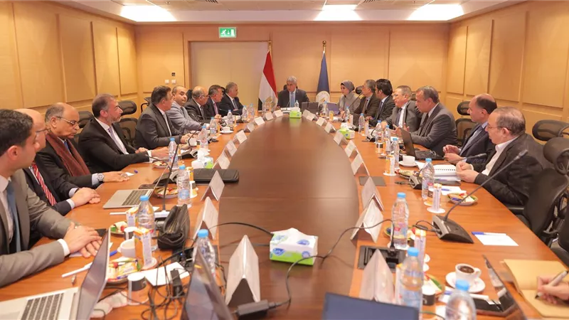 وزير السياحة والآثار يترأس اجتماع هيئة المتحف الكبير