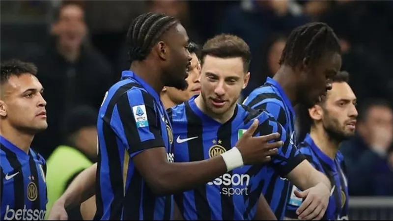 شكوك حول لحاق مهاجم إنتر ميلان بموقعة برشلونة في دوري الأبطال