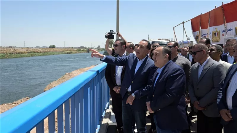 رئيس الوزراء يفتتح مشروع كوبري 