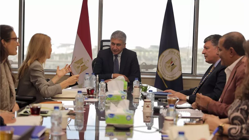 وزير السياحة ومدير اليونسكو يبحثان تعزيز التعاون في حماية  التراث الثقافي والأثري